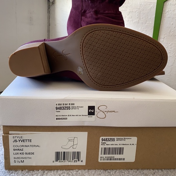 Brand new in box Jessica Simpson Yvette suede bootie size 5-1/2, color Shiraz - Picture 2 of 8